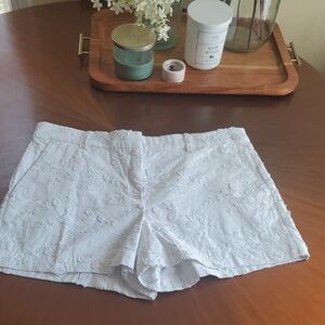 White Embroidered Women’s Shorts Perfect For Spring Time Loft Brand So Cute
